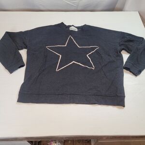 No Boundaries Gray Sweatshirt with Star